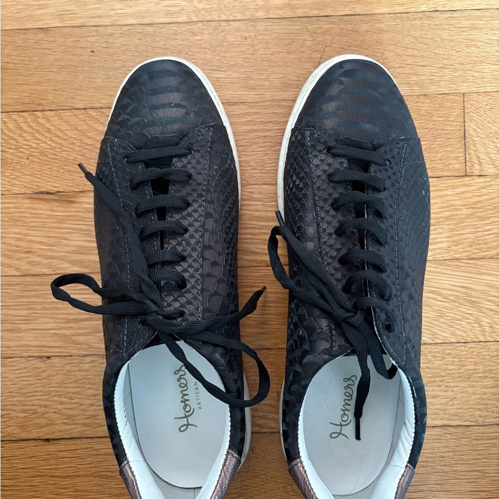 Homer Laughlin Black Sneakers Sleek Minimalist Design